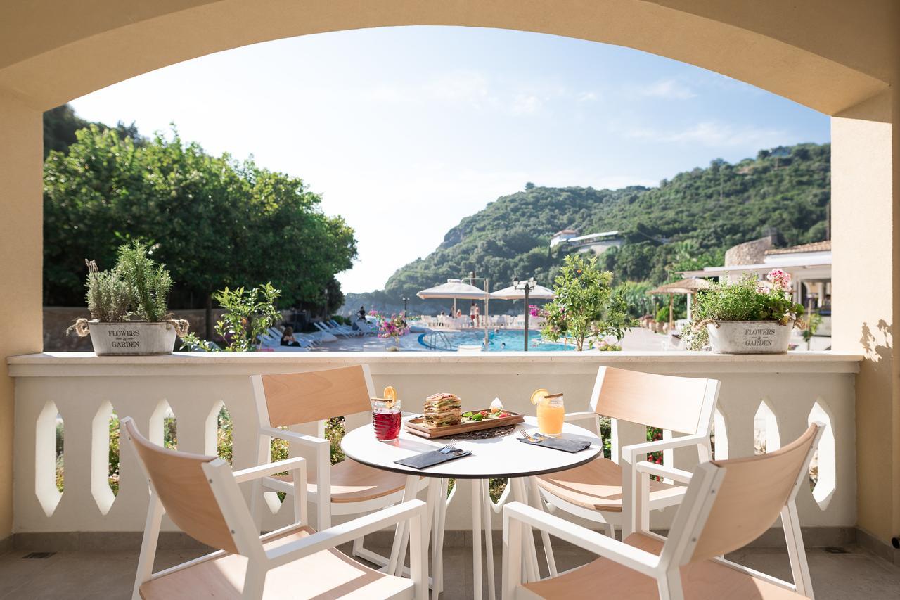 Sarakiniko  Anemolia Parga Suites מראה חיצוני תמונה